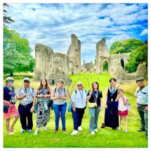 Vistas de la abadia de glastonbury en inglaterra - Foto de grupo - Viaje a Avalon 20